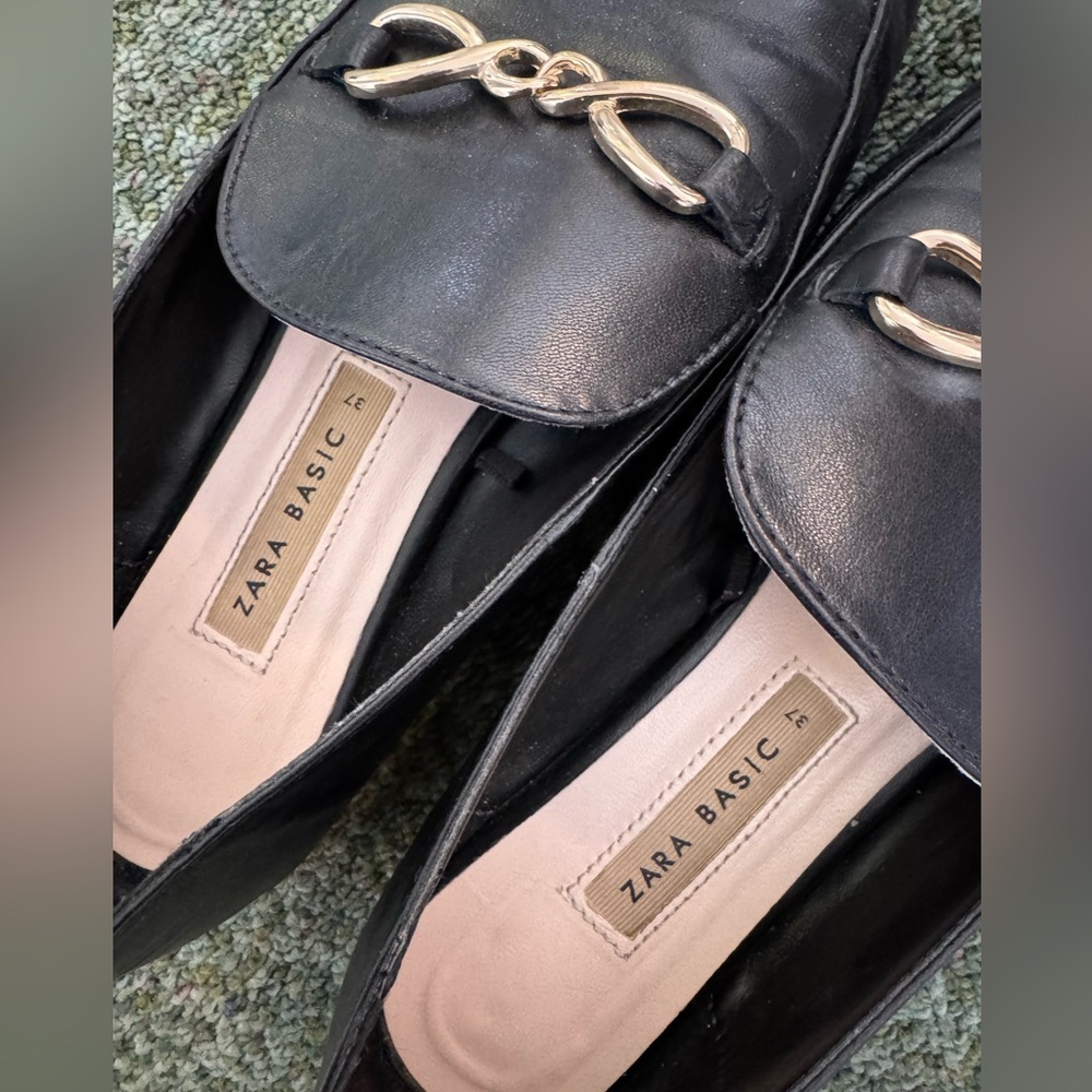 Zara Elegant Black Loafers with Gold Detail - Picture 3 of 6